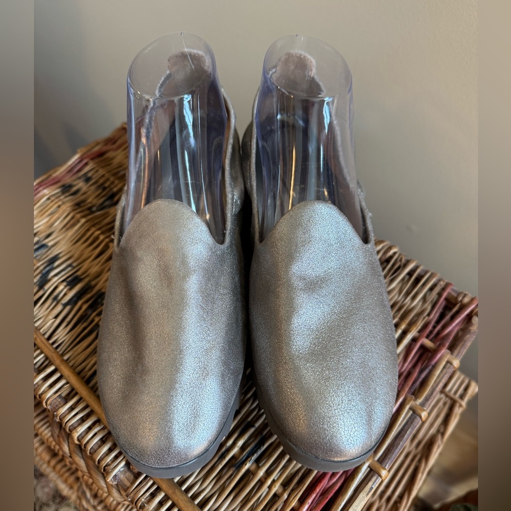 Aetrex Size 8.5/Euro 39 Silver Liz Leather Shoes - Picture 4 of 7